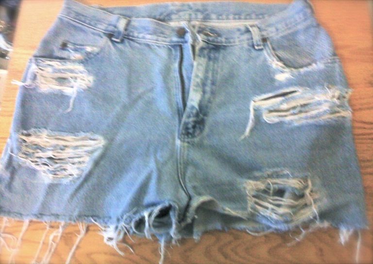 21 + DIYs to Make Ripped Jeans for Men and Women Guide Patterns