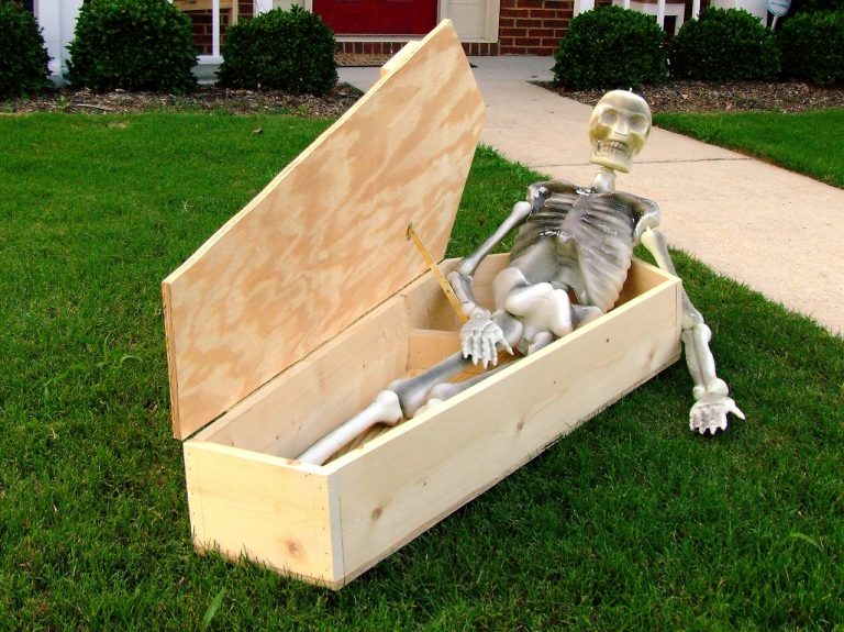 47+ DIYs to Make Scary Halloween Props Guide Patterns